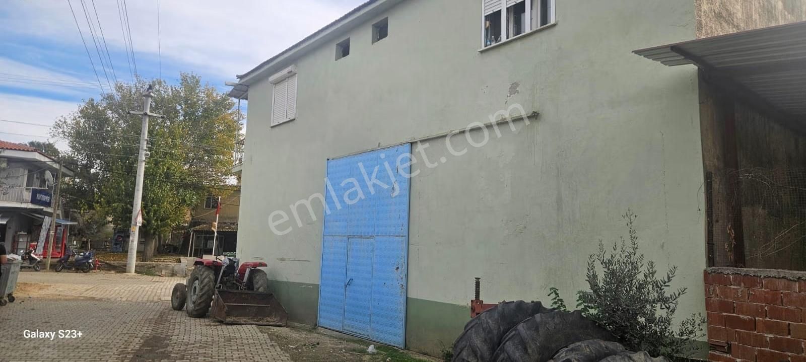 Tiretorbalı Yoluna Cephe 251m² 4+1 Ev + 4 Dükkan + Depo + Garaj - Görsel 12