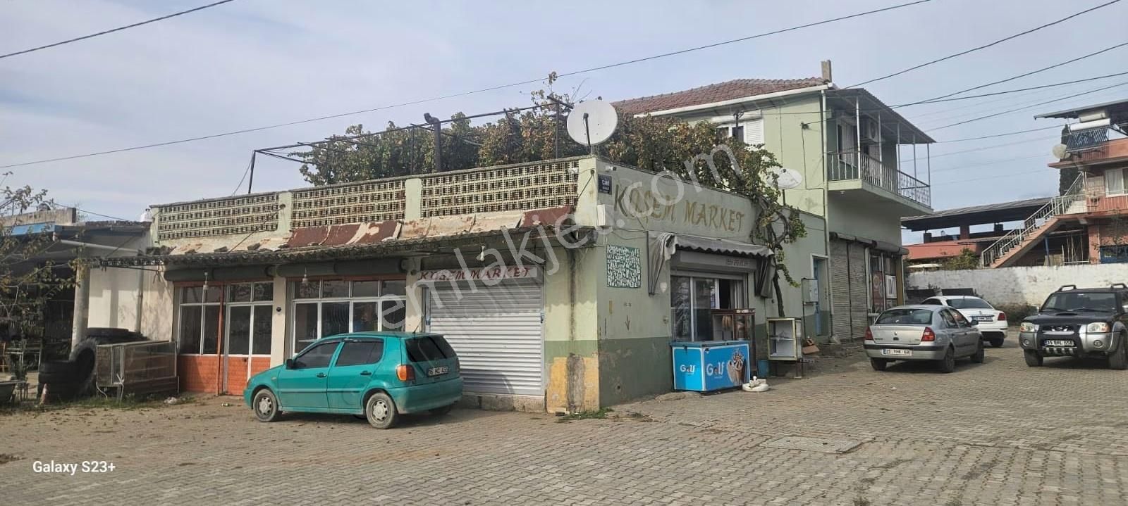 Tiretorbalı Yoluna Cephe 251m² 4+1 Ev + 4 Dükkan + Depo + Garaj