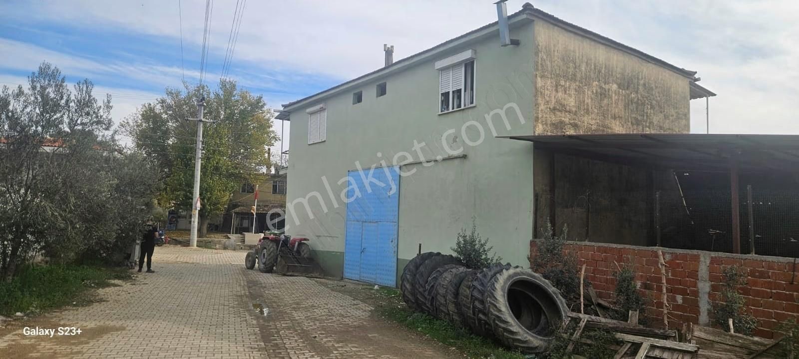 Tiretorbalı Yoluna Cephe 251m² 4+1 Ev + 4 Dükkan + Depo + Garaj - Görsel 4