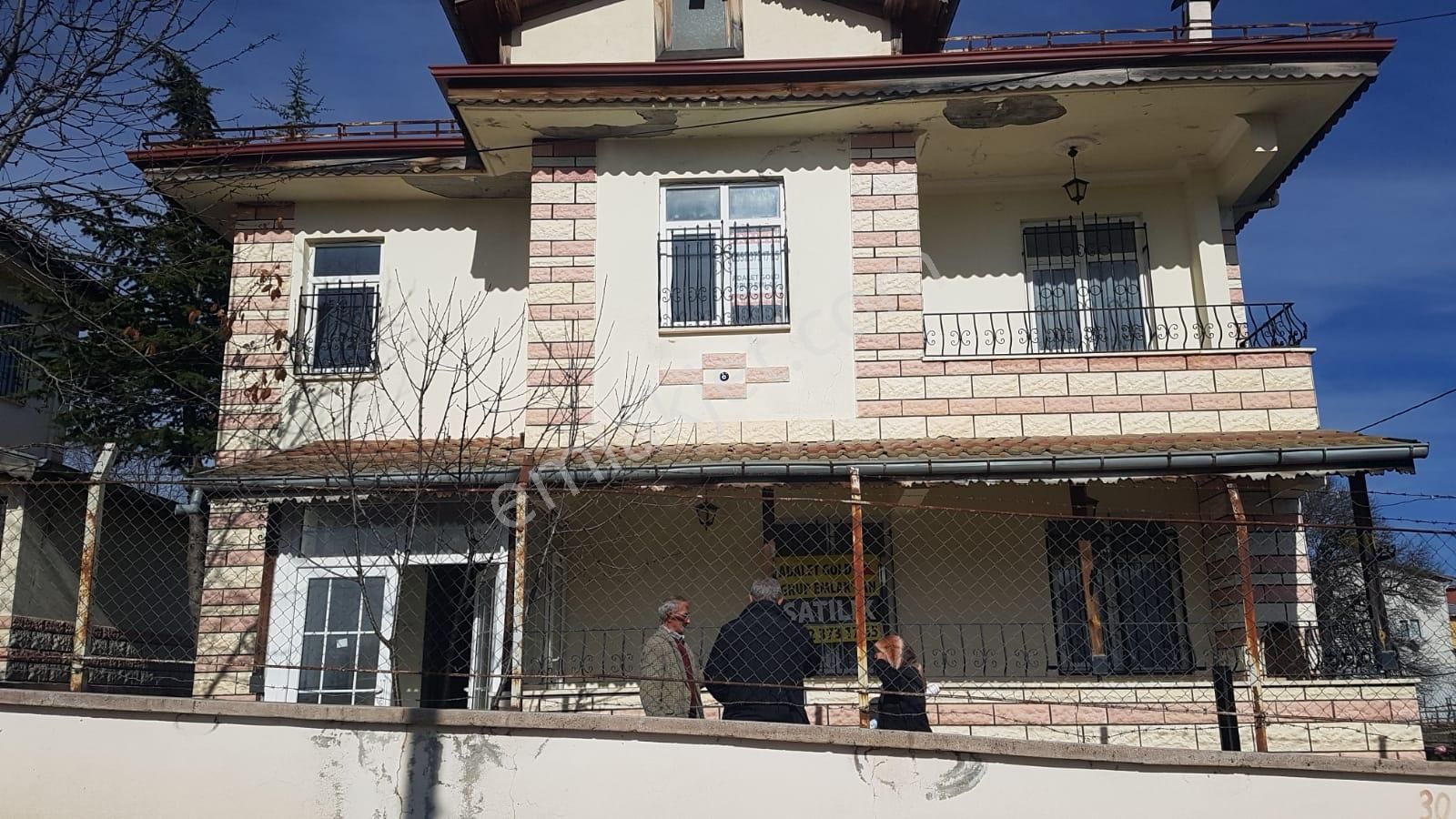 Adalet Gold Group Emlak'tan Satılık Çam İçinde Müstakil İki Katlı Uygun Fiyata Yapılı Bahçeli - Görsel 7