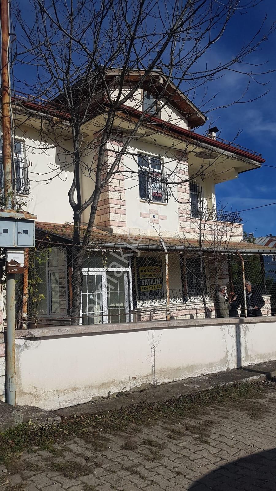 Adalet Gold Group Emlak'tan Satılık Çam İçinde Müstakil İki Katlı Uygun Fiyata Yapılı Bahçeli