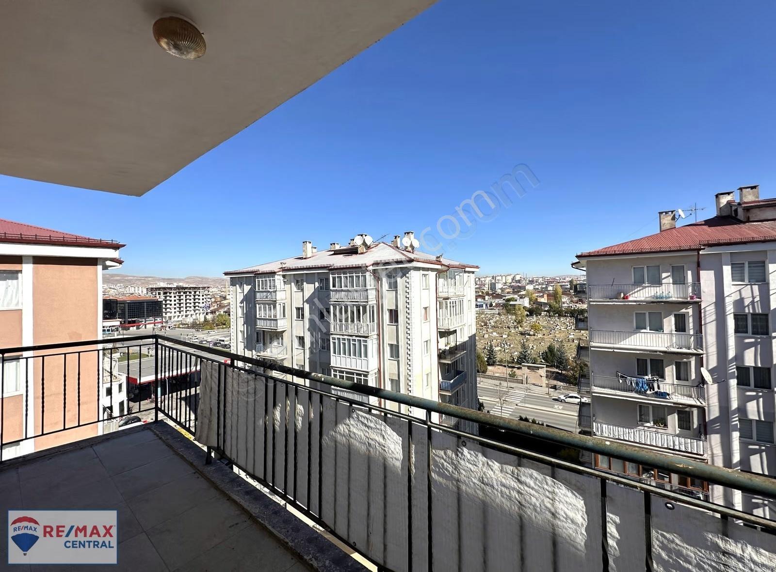 Re/max Central'dan Kızılırmak Mah.'de Site İçi 3+1 Satılık Daire - Görsel 6
