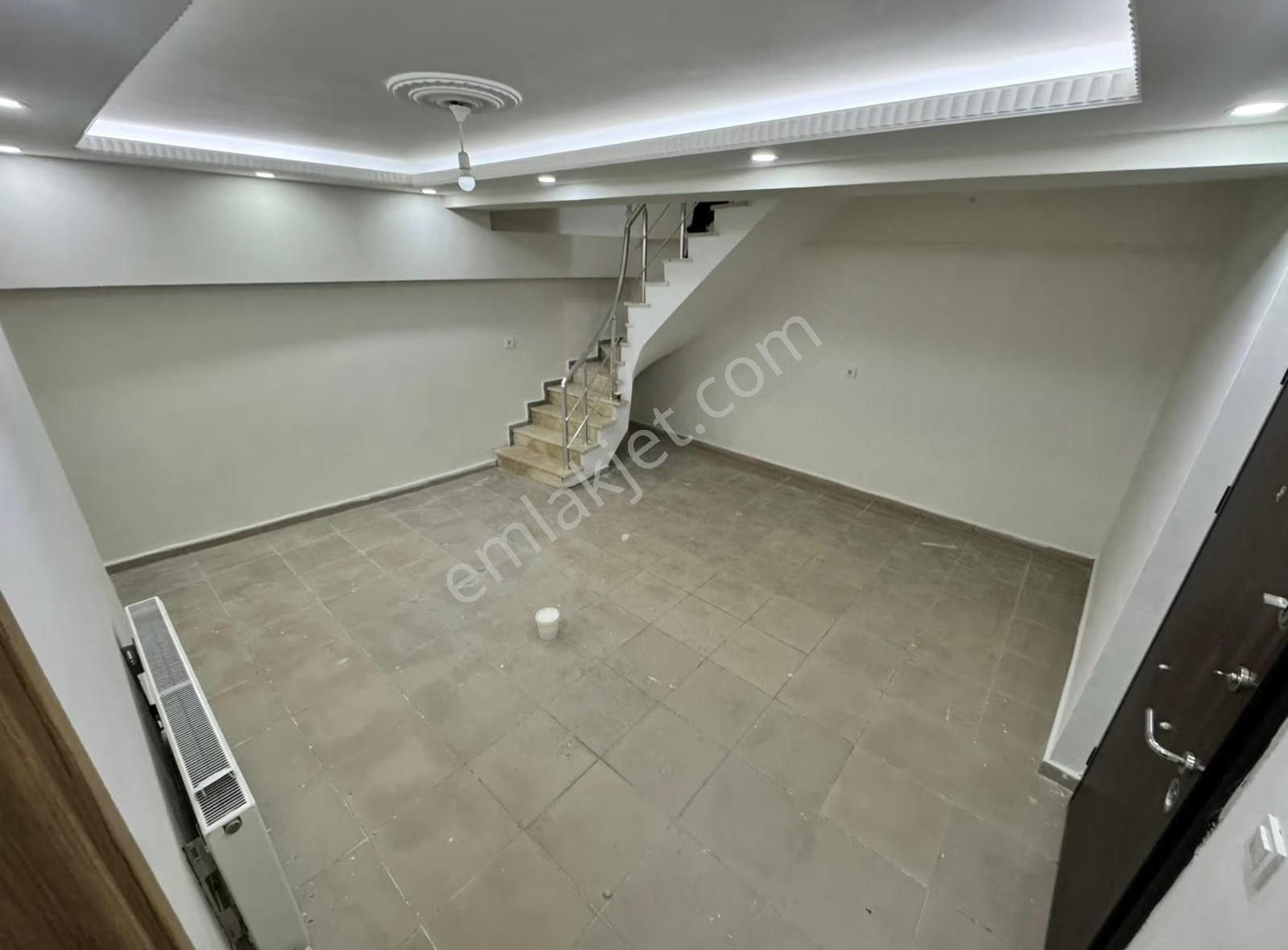 Gsm Emlak'tan Orta Mahallede Satılık Ters Dubleks Daire