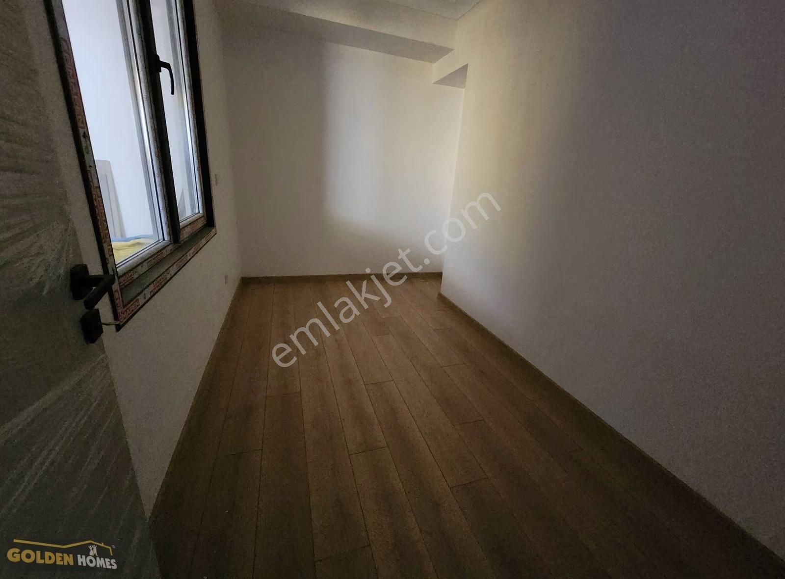 Gh Emlak'tan Acıbadem'de Palmiye Evlerinde 2+1 Bahçekatı