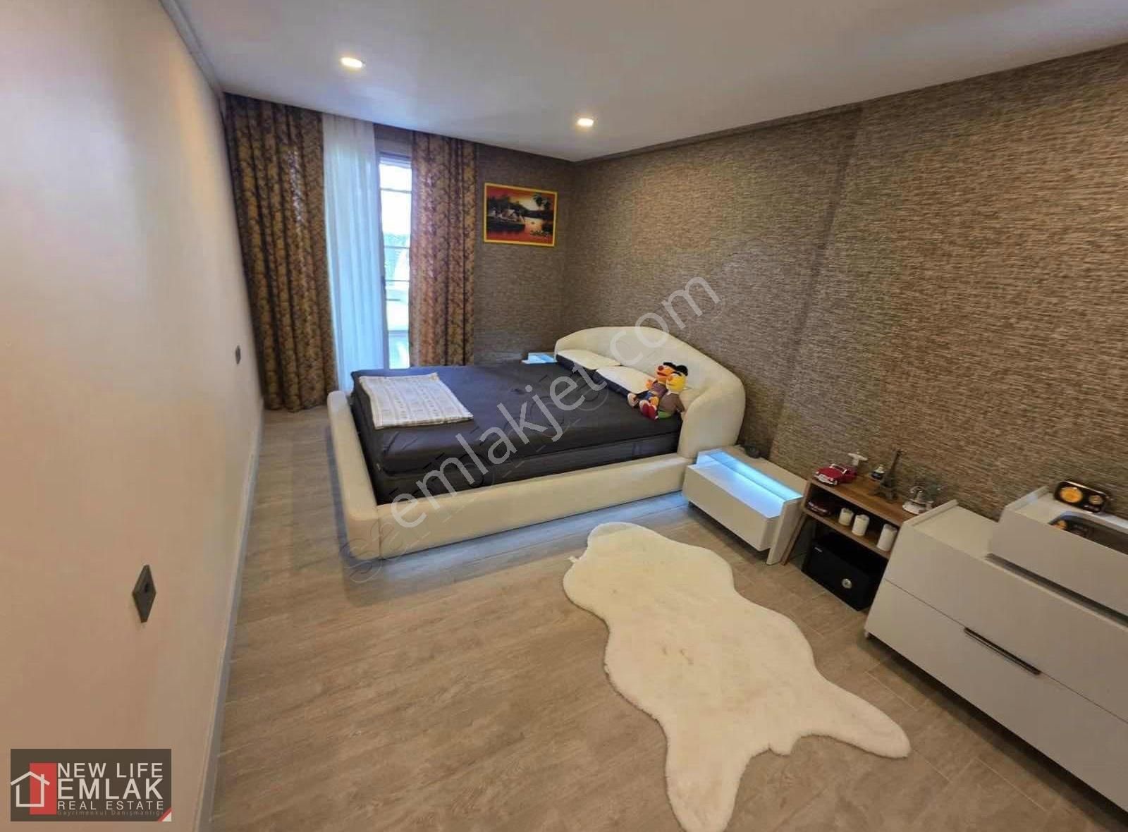 Kuşadası Merkezde 3+1 Bahçeli Satılık Daire - Görsel 18