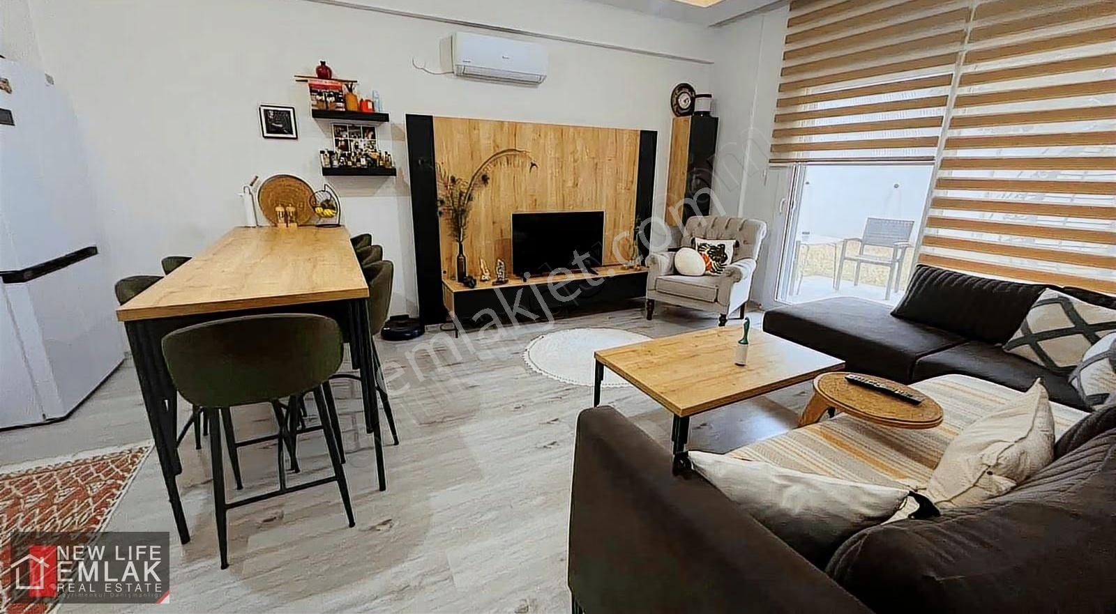 Kuşadasında Eşyalı Satılık 2+1 Bahçe Katı Daire