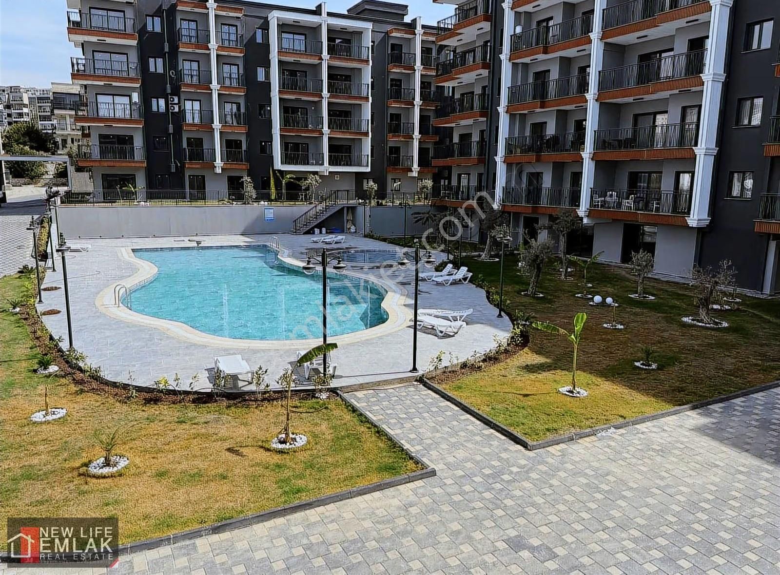 Kuşadası Egemahallesınde Havuzlu Elit Sitede Satılık Daireler - Görsel 13