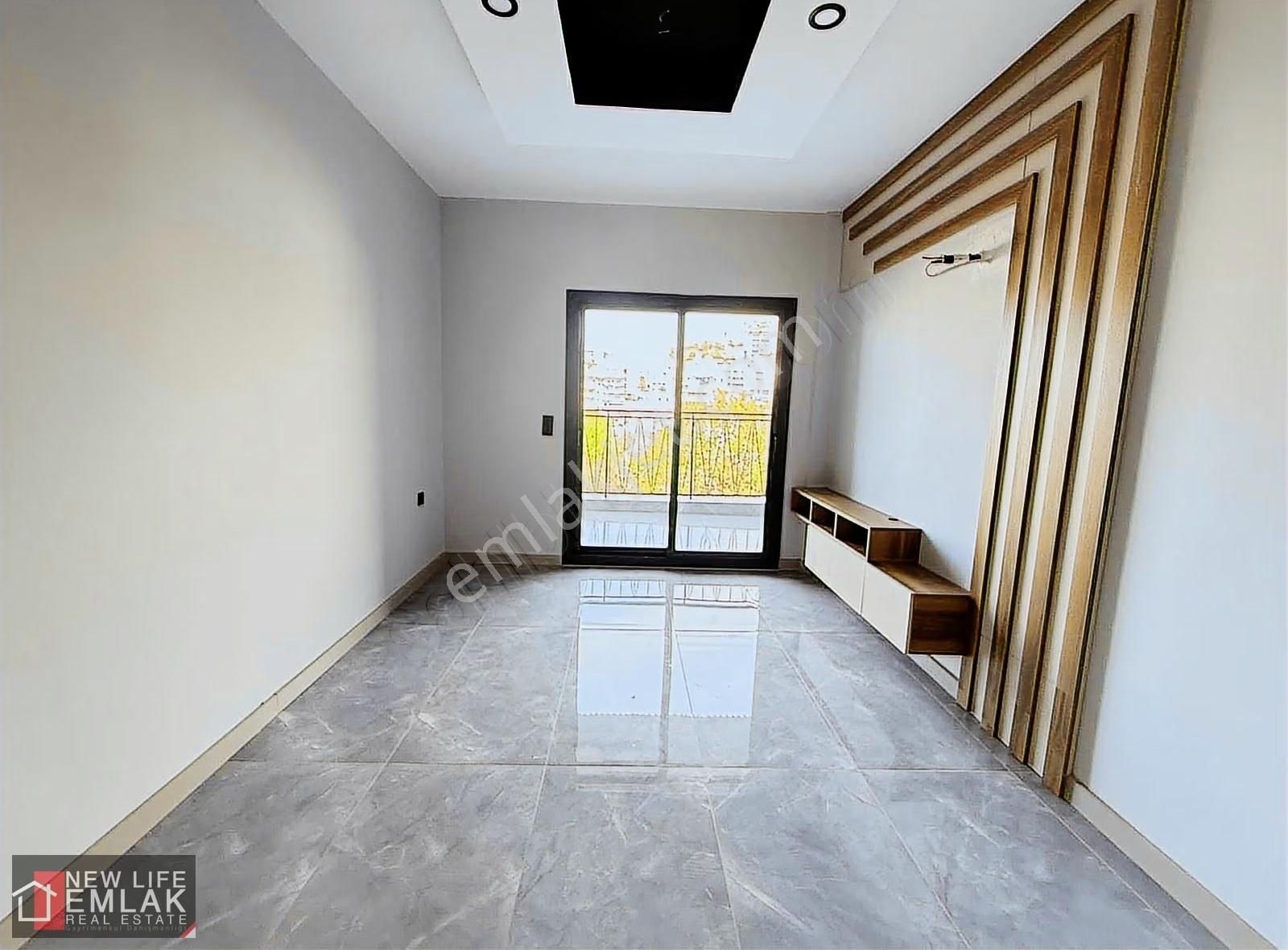 Kuşadası Egemahallesınde Havuzlu Elit Sitede Satılık Daireler - Görsel 15