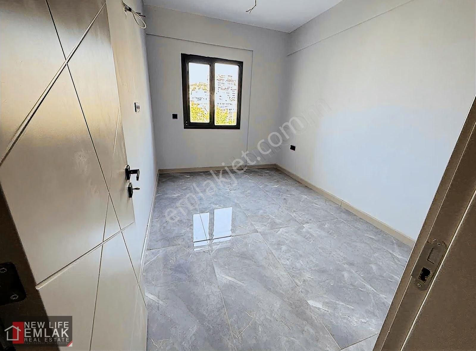 Kuşadası Egemahallesınde Havuzlu Elit Sitede Satılık Daireler - Görsel 14