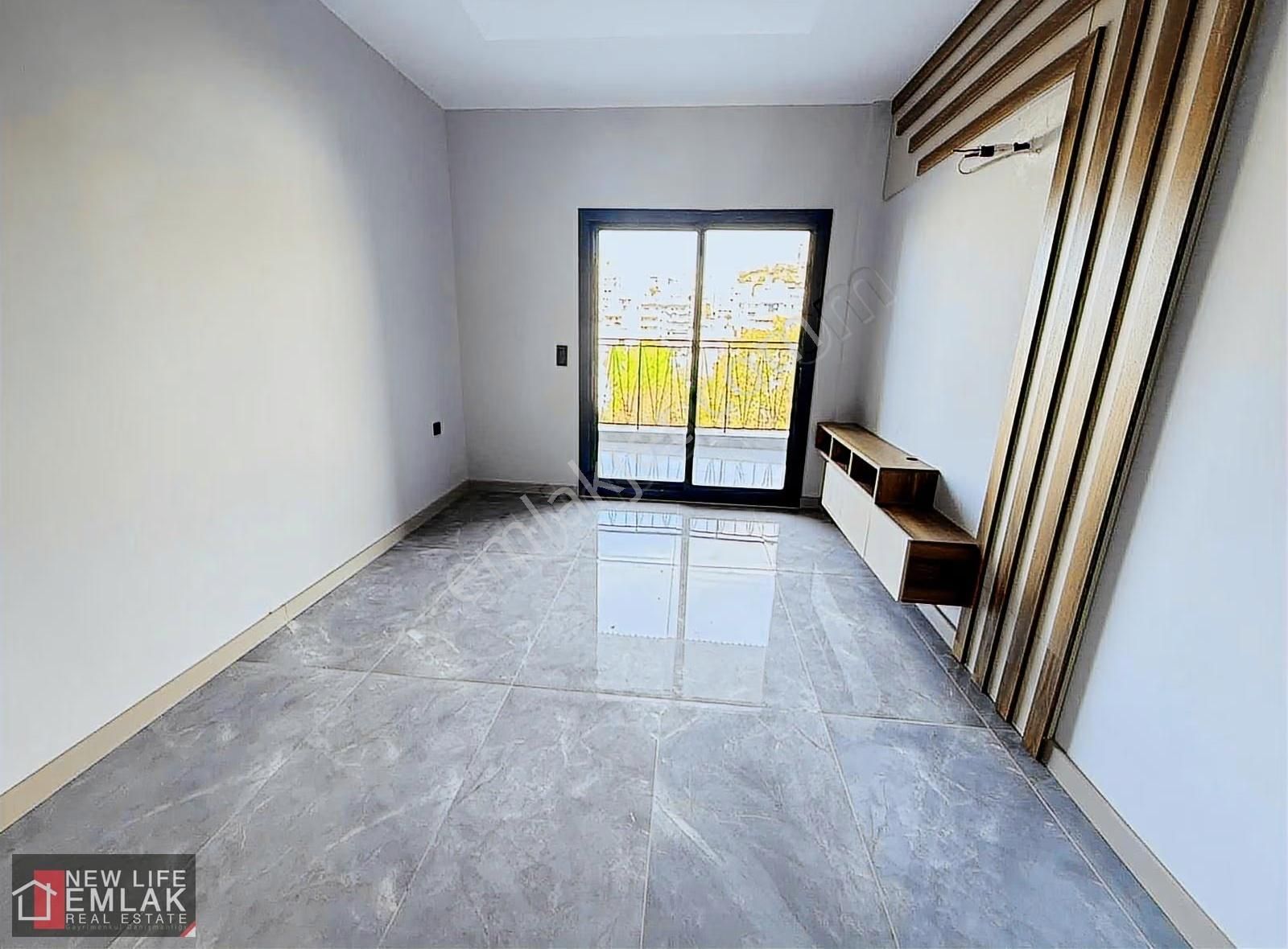 Kuşadası Egemahallesınde Havuzlu Elit Sitede Satılık Daireler - Görsel 8