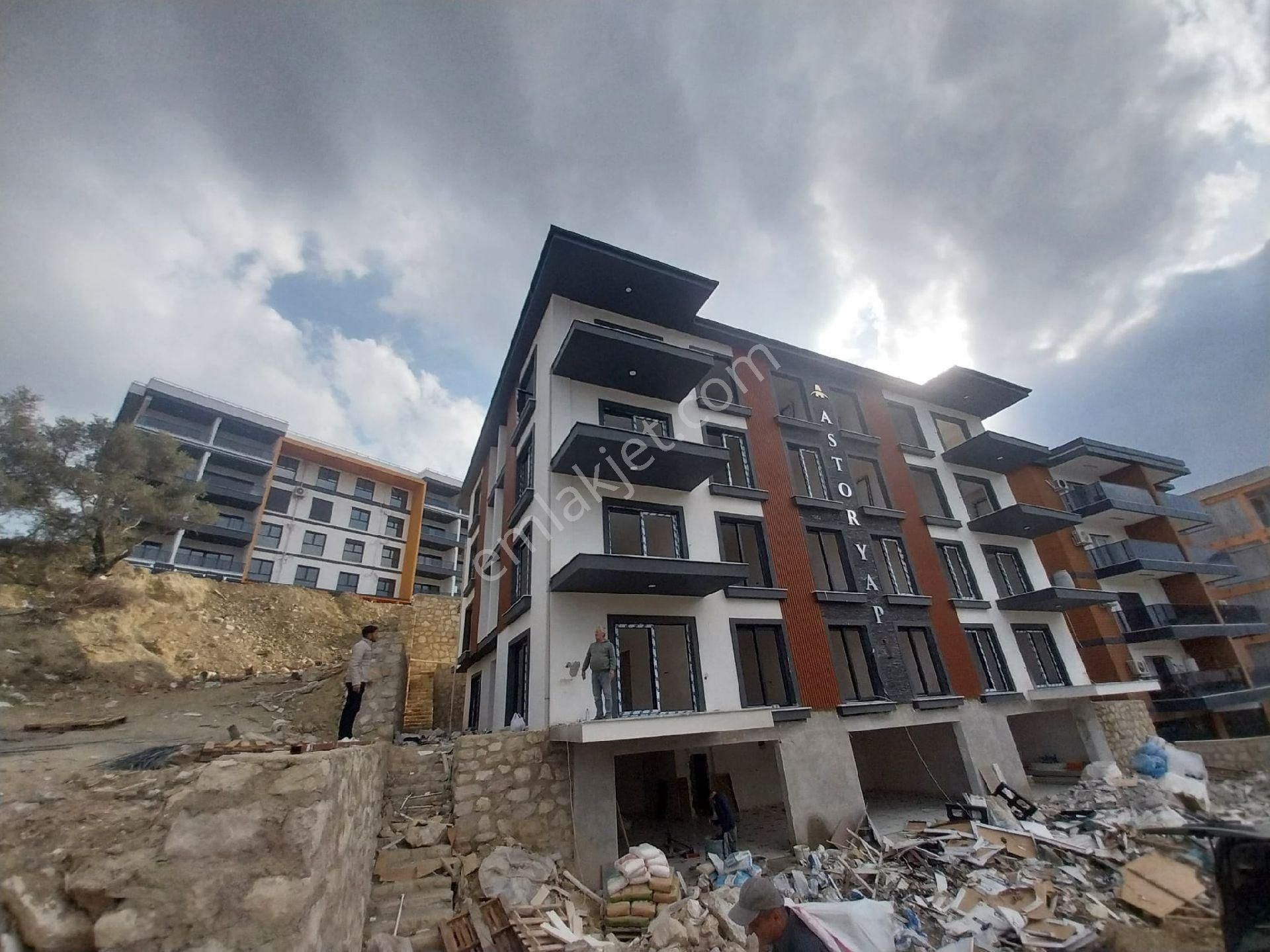 Kuşadası Kirazlı Yolu Caddesi Üzerinde Satılık Sıfır Lüks 2+1 Daireler Ebeveyn Banyolu Ve Banyosuz - Görsel 20