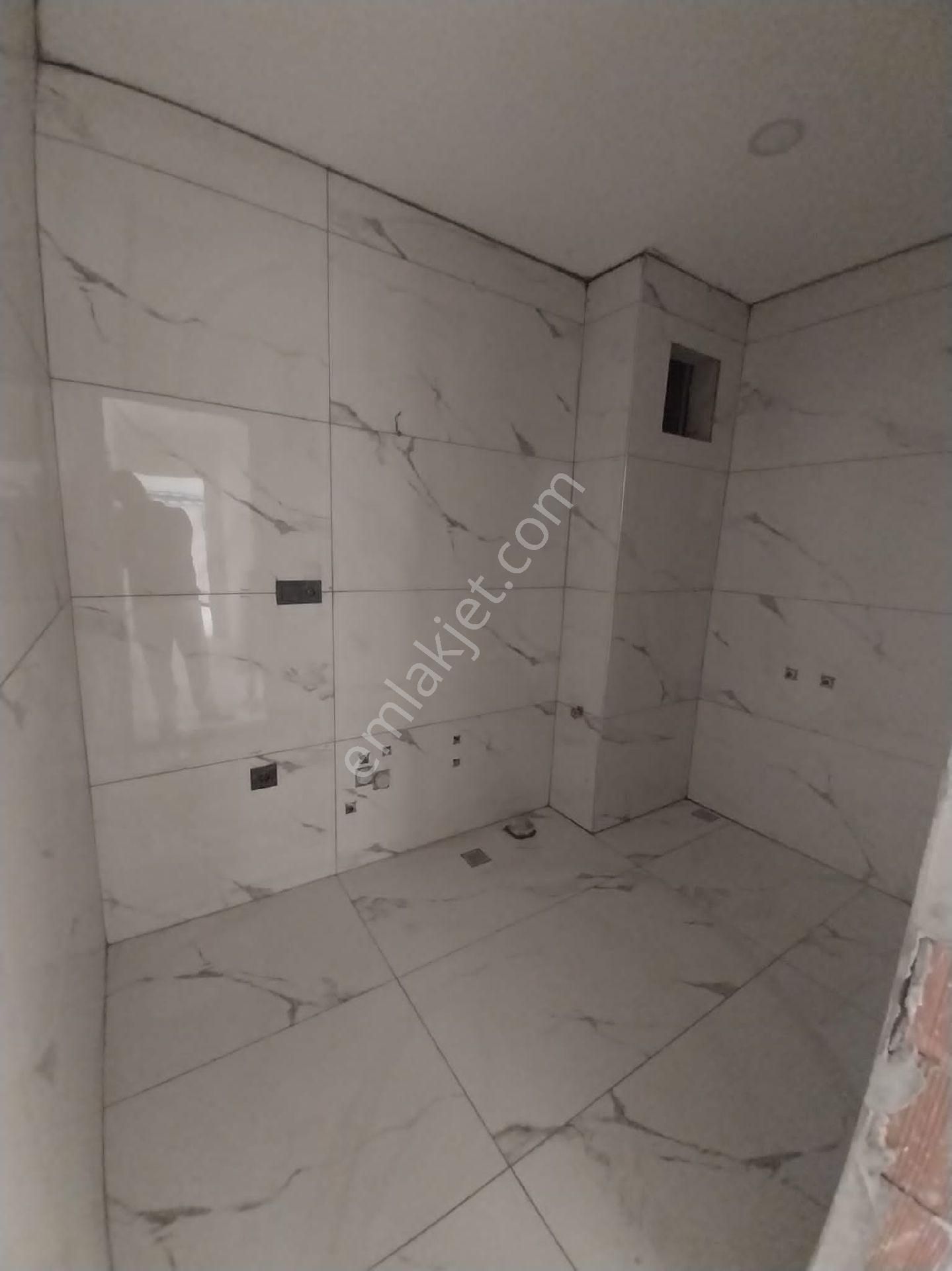 Kuşadası Kirazlı Yolu Caddesi Üzerinde Satılık Sıfır Lüks 2+1 Daireler Ebeveyn Banyolu Ve Banyosuz - Görsel 17