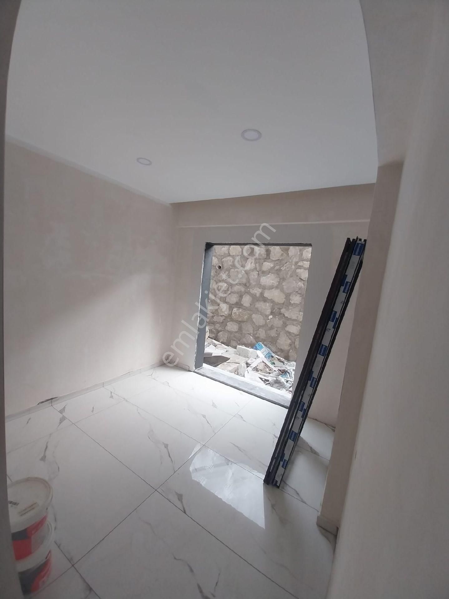 Kuşadası Kirazlı Yolu Caddesi Üzerinde Satılık Sıfır Lüks 2+1 Daireler Ebeveyn Banyolu Ve Banyosuz - Görsel 15