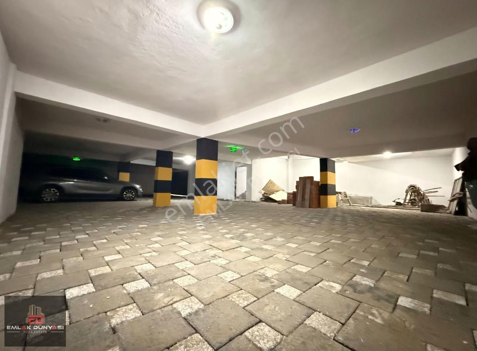 Sinan Mah.ışıklara Denize Yürüme Mesafesi Ayrı M.2+1 95m2 Daire