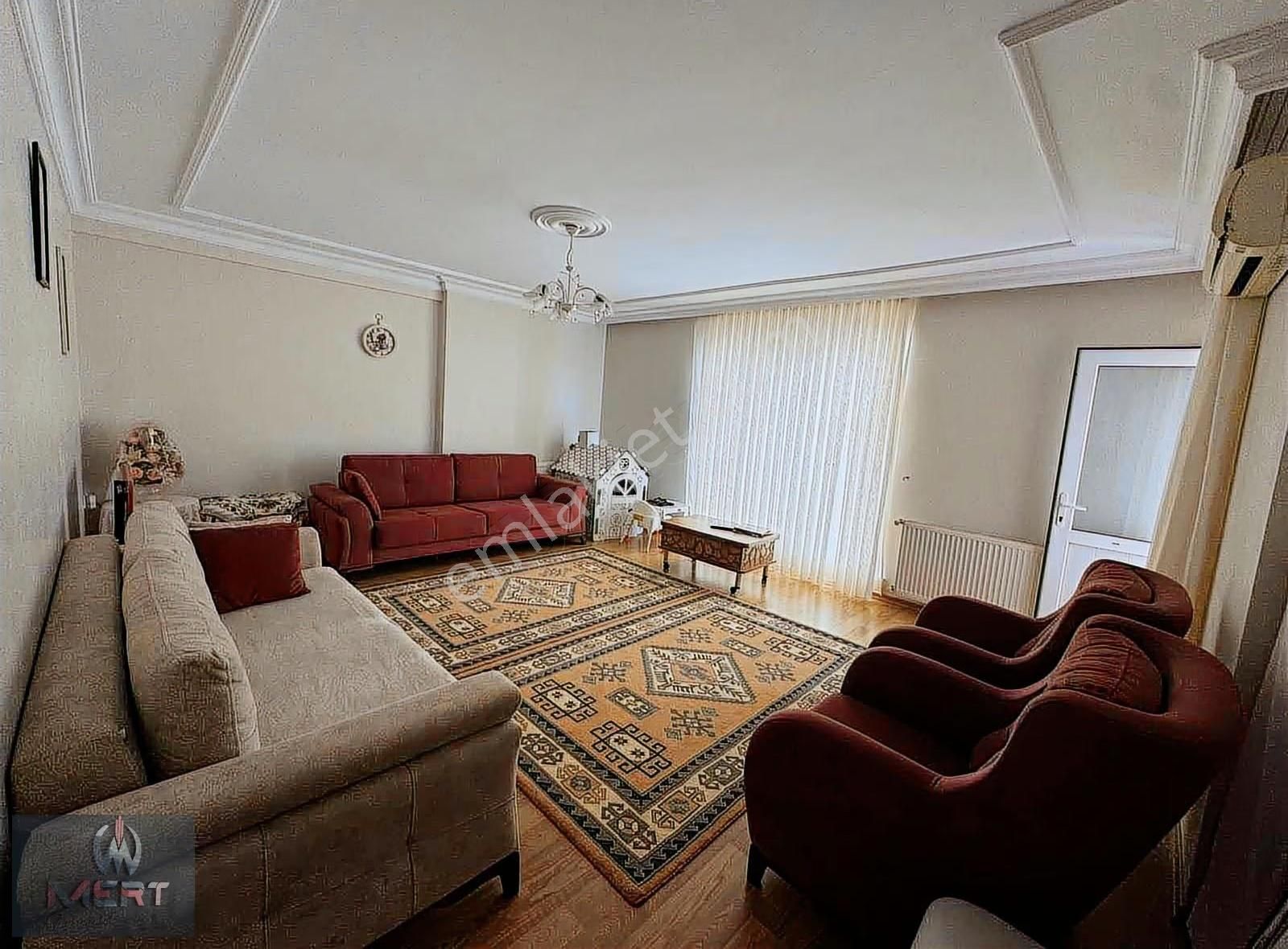 Çekmeköy Hamidiye De İskanlı 3+1 Ara Kat Geniş Daire