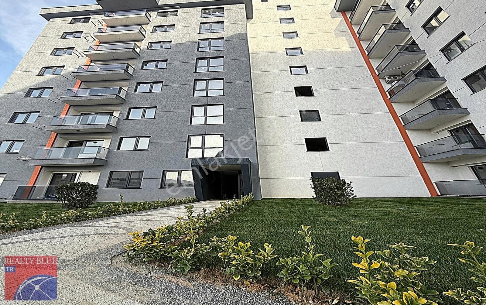 Sultanbeyli Akşemsettin Mah. Viaport Havalimanı Komşu 3+1 Arakat