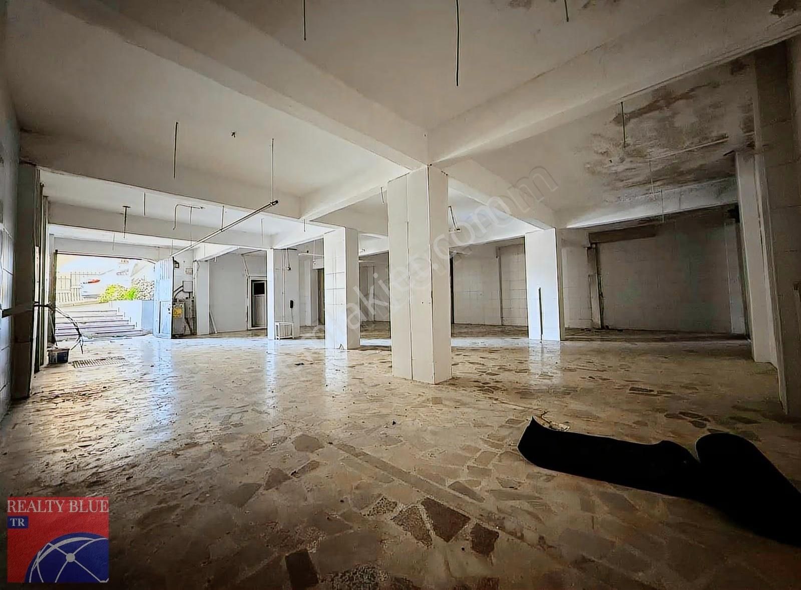 Kiralık Depo (250) M2 Ümraniye Esenkent