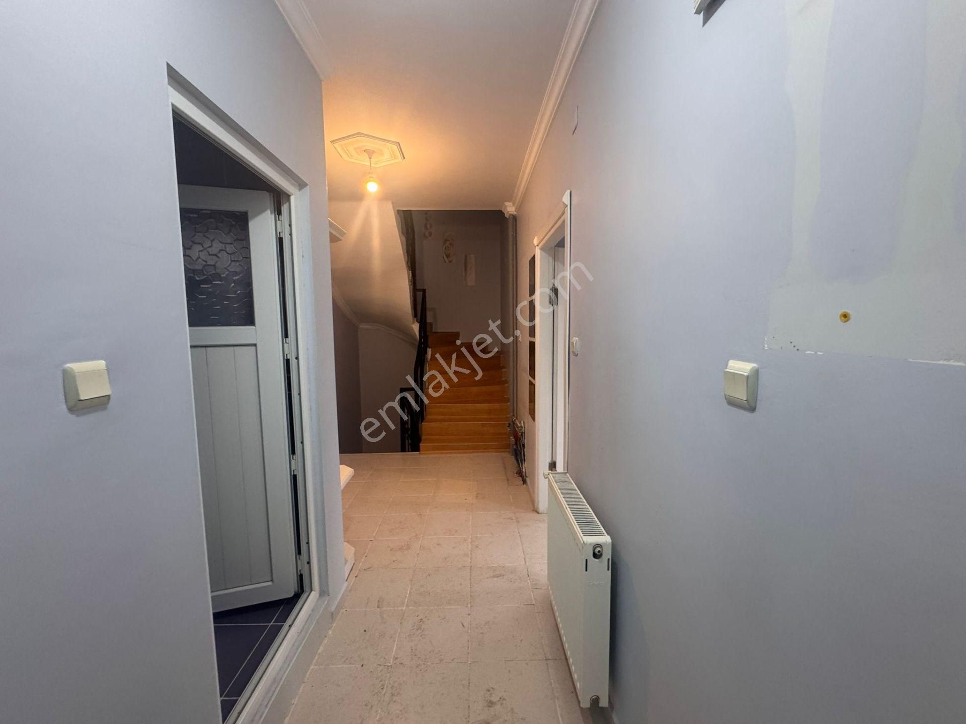 7+1 Bahçeli Müstakil Zemin Kat + Üç Katlı Kiralık Villa - Görsel 17