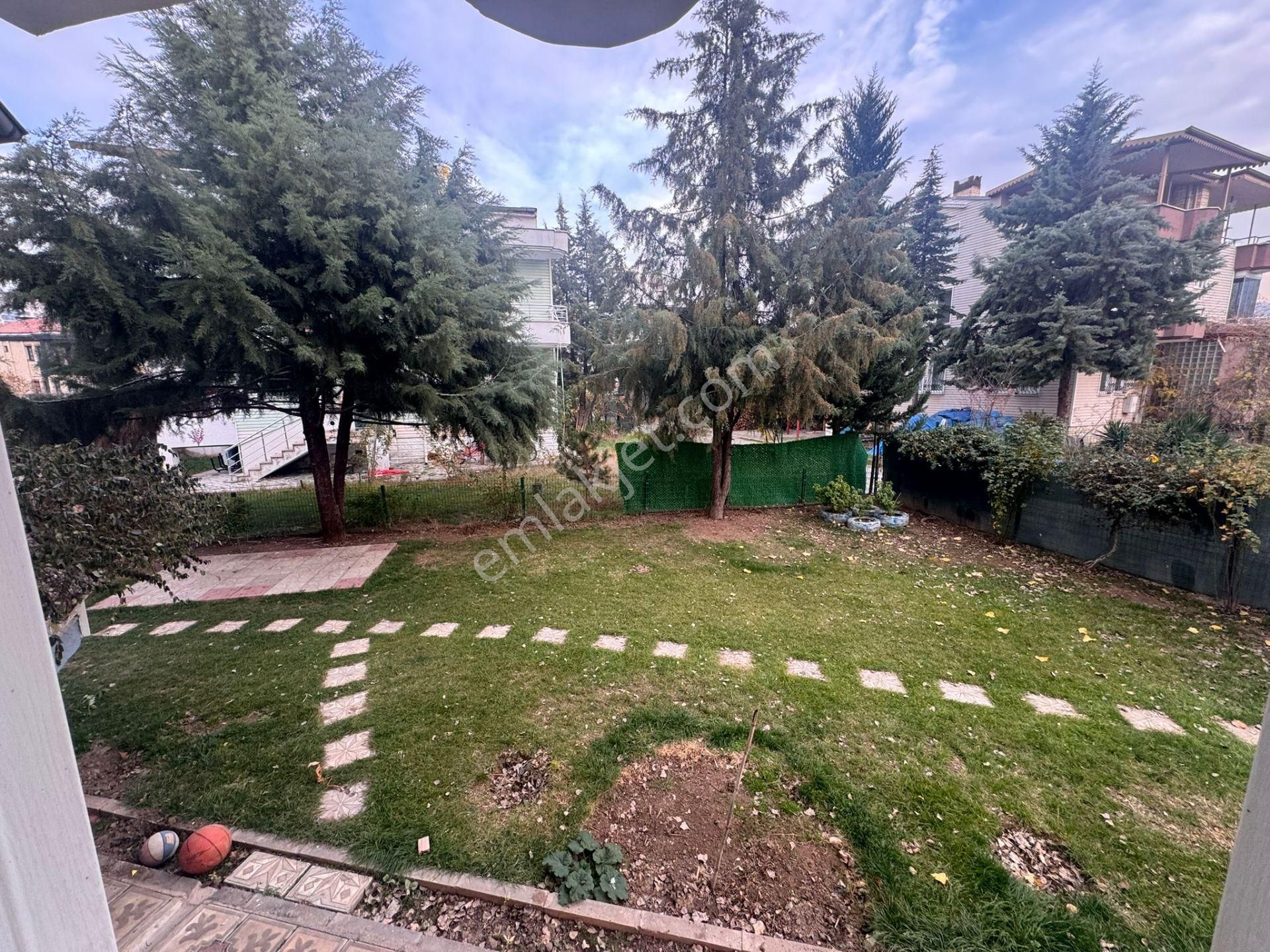 7+1 Bahçeli Müstakil Zemin Kat + Üç Katlı Kiralık Villa - Görsel 25