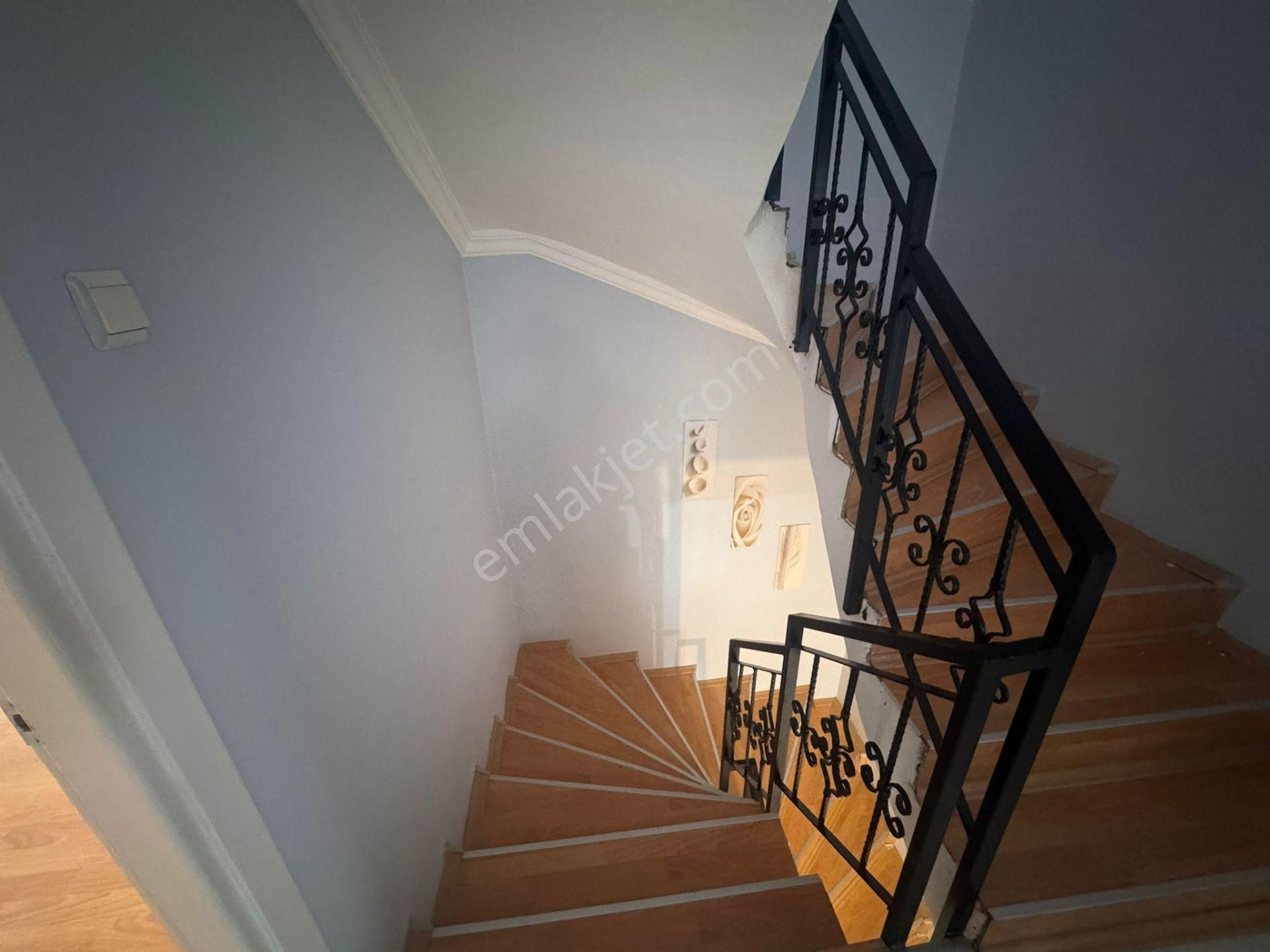 7+1 Bahçeli Müstakil Zemin Kat + Üç Katlı Kiralık Villa - Görsel 16