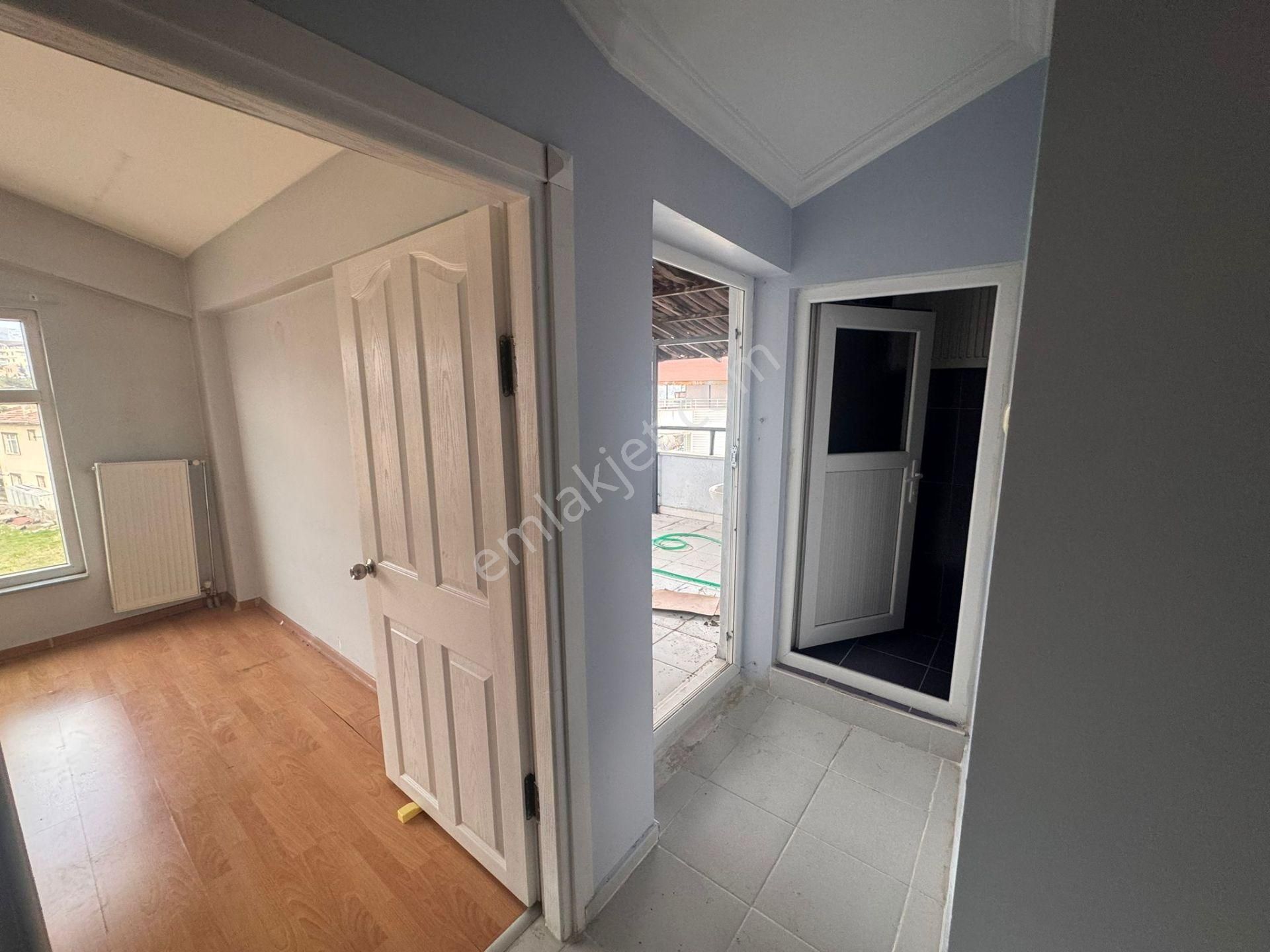 7+1 Bahçeli Müstakil Zemin Kat + Üç Katlı Kiralık Villa - Görsel 8