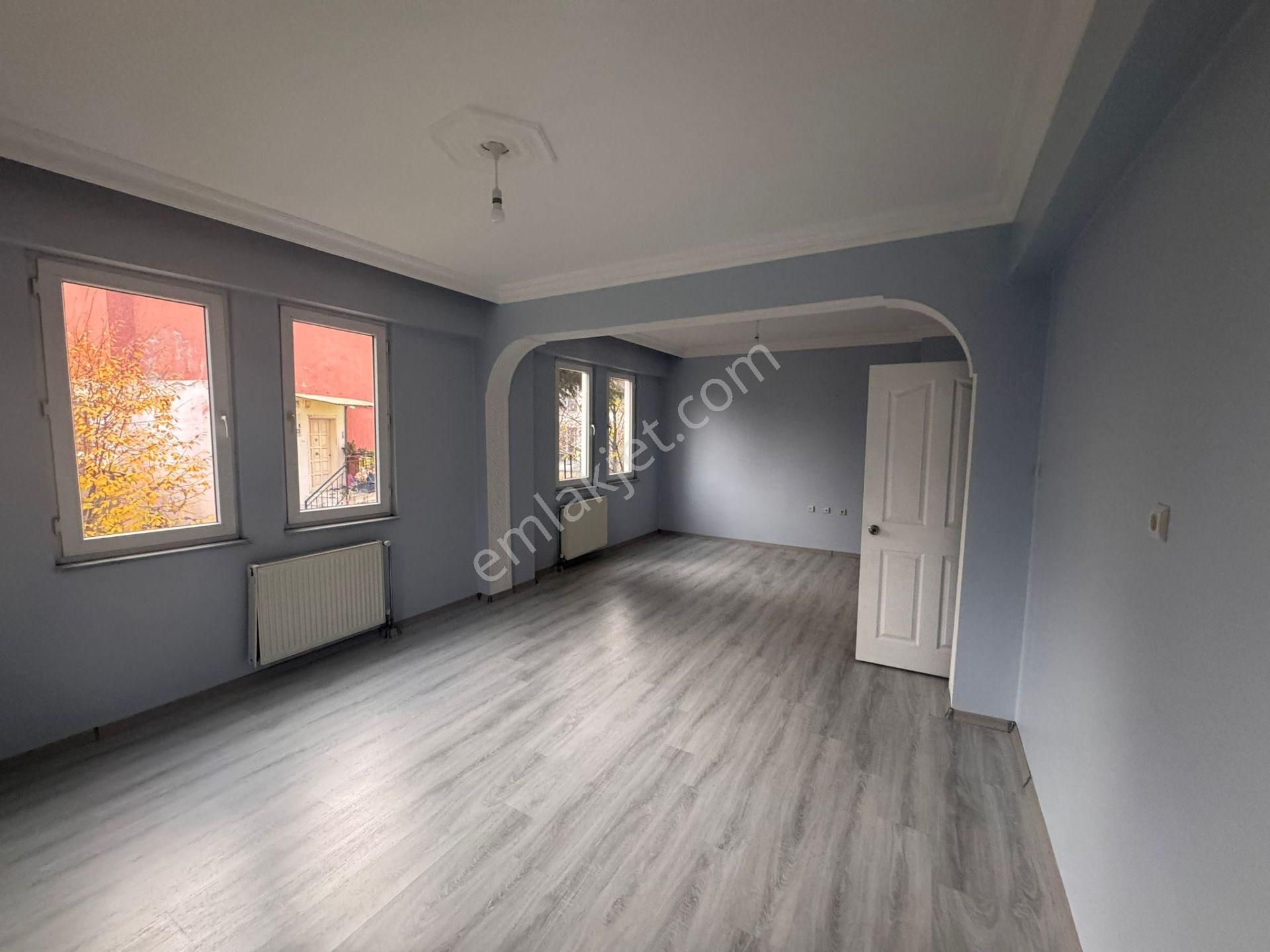 7+1 Bahçeli Müstakil Zemin Kat + Üç Katlı Kiralık Villa - Görsel 24