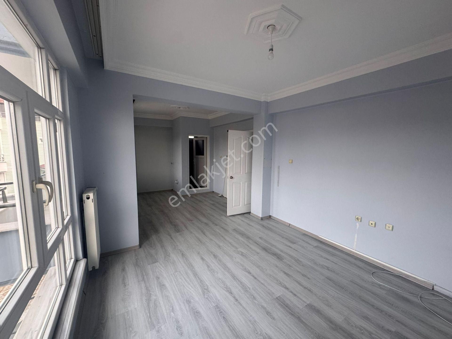 7+1 Bahçeli Müstakil Zemin Kat + Üç Katlı Kiralık Villa - Görsel 13