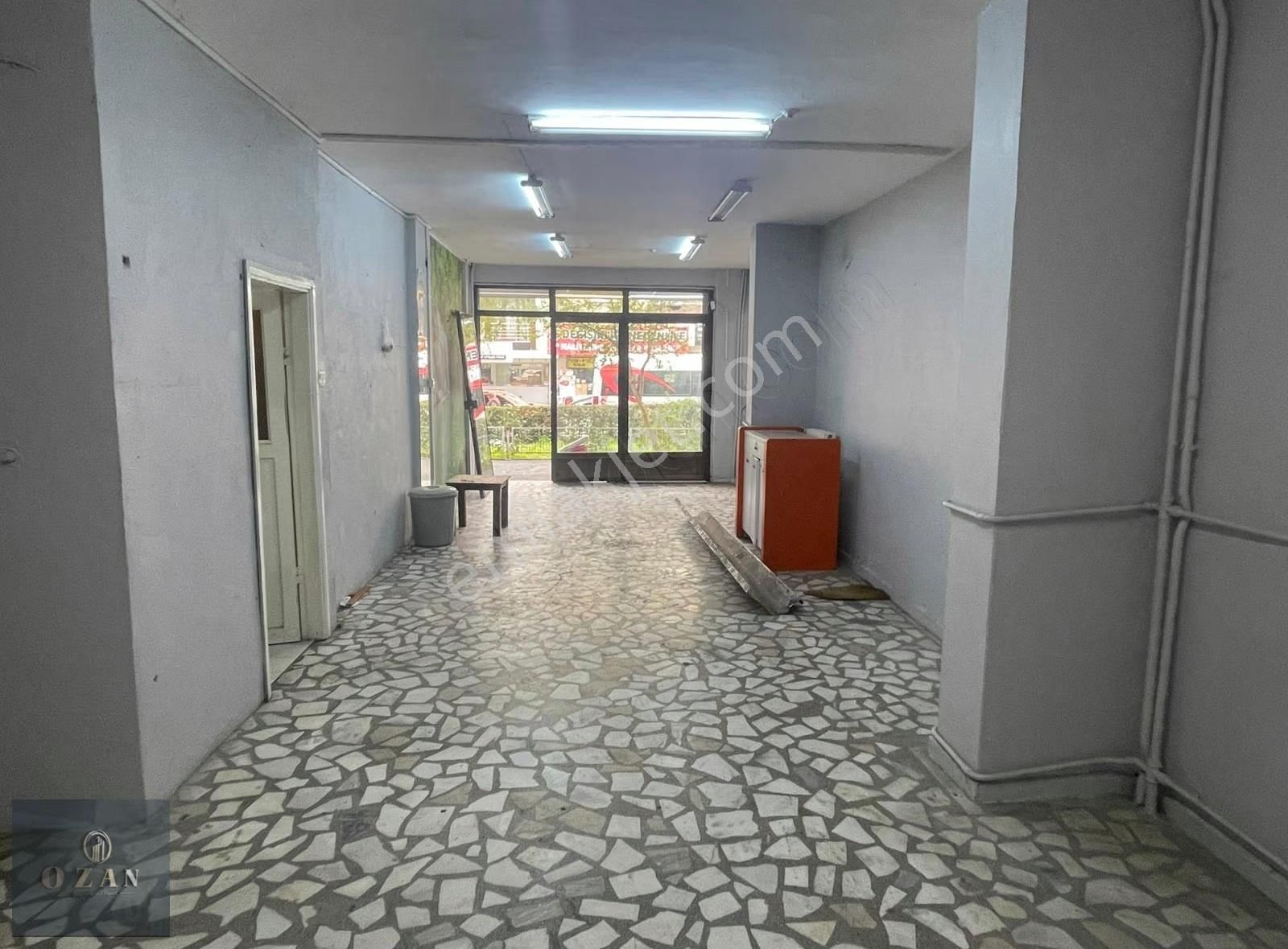 Ozan Emlaktan Cadde Üzeri 60m2 Lavabolu Doğalgazlı Giriş Dükkan - Görsel 12