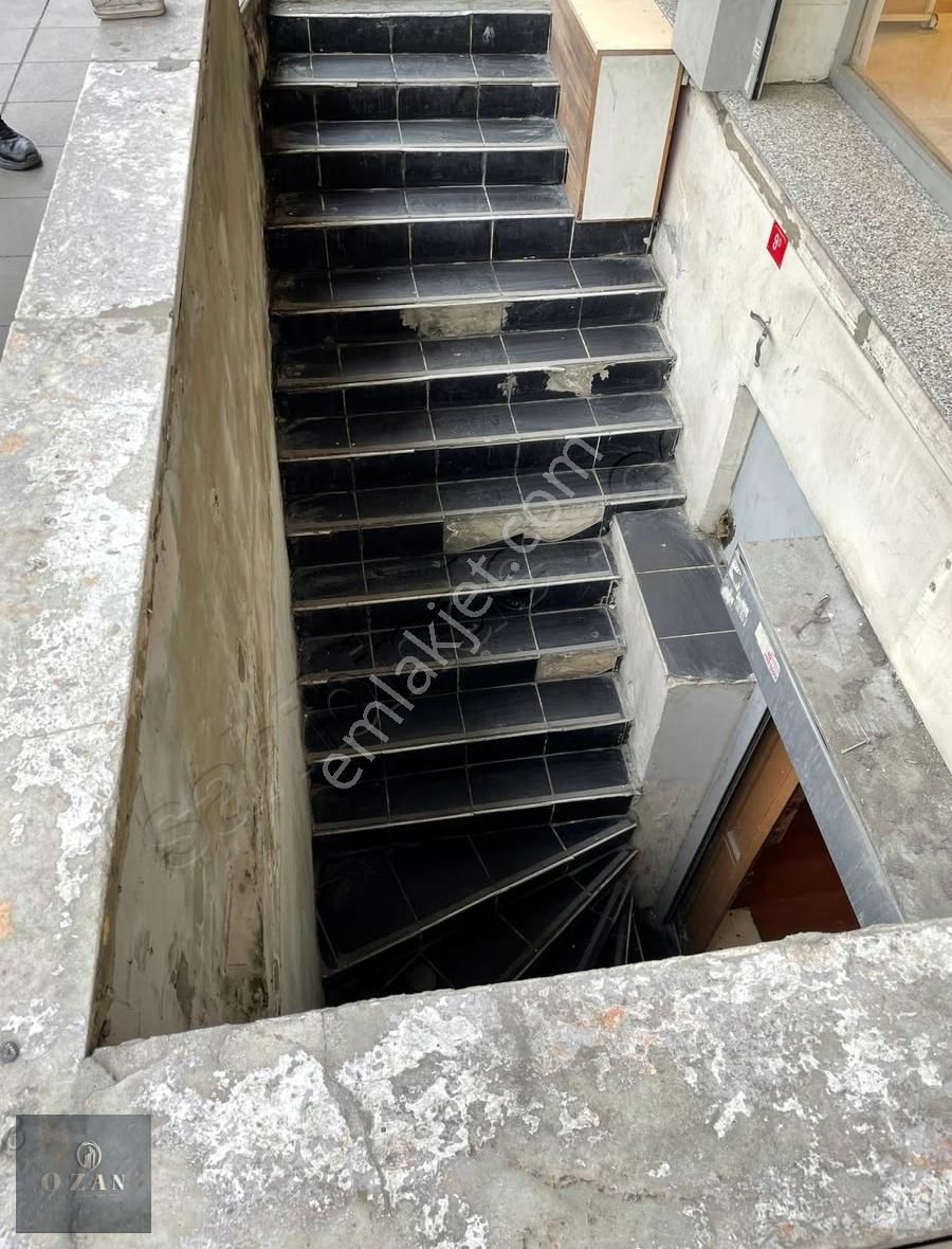 Sefaköy Merkezde Cadde Üzeri 450m2 2 Katlı Bodrum Dükkan - Görsel 12