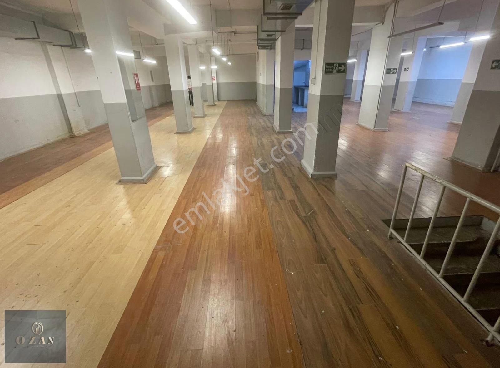 Sefaköy Merkezde Cadde Üzeri 450m2 2 Katlı Bodrum Dükkan - Görsel 5