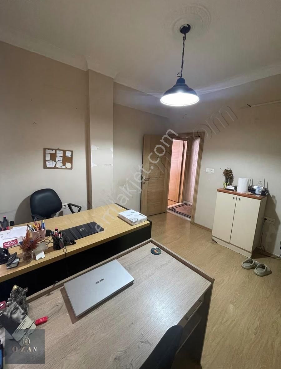 Sefaköy Merkezde 2+1 1.kat 90m2 Balkonlu Temiz Ofis İşyeri - Görsel 11