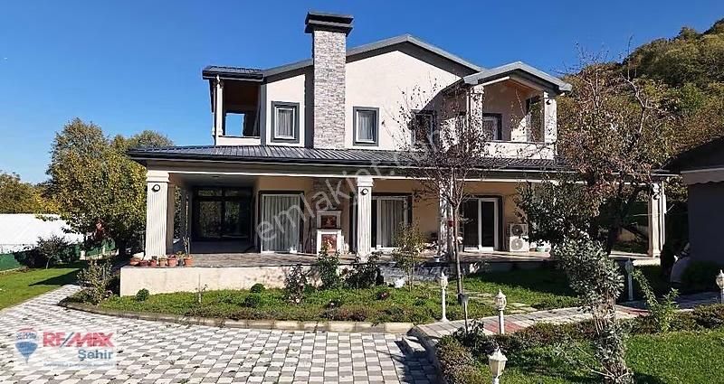 Remax Şehir Gacık'ta Doğa İçerisinde Satılık Müstakil Lüks Villa