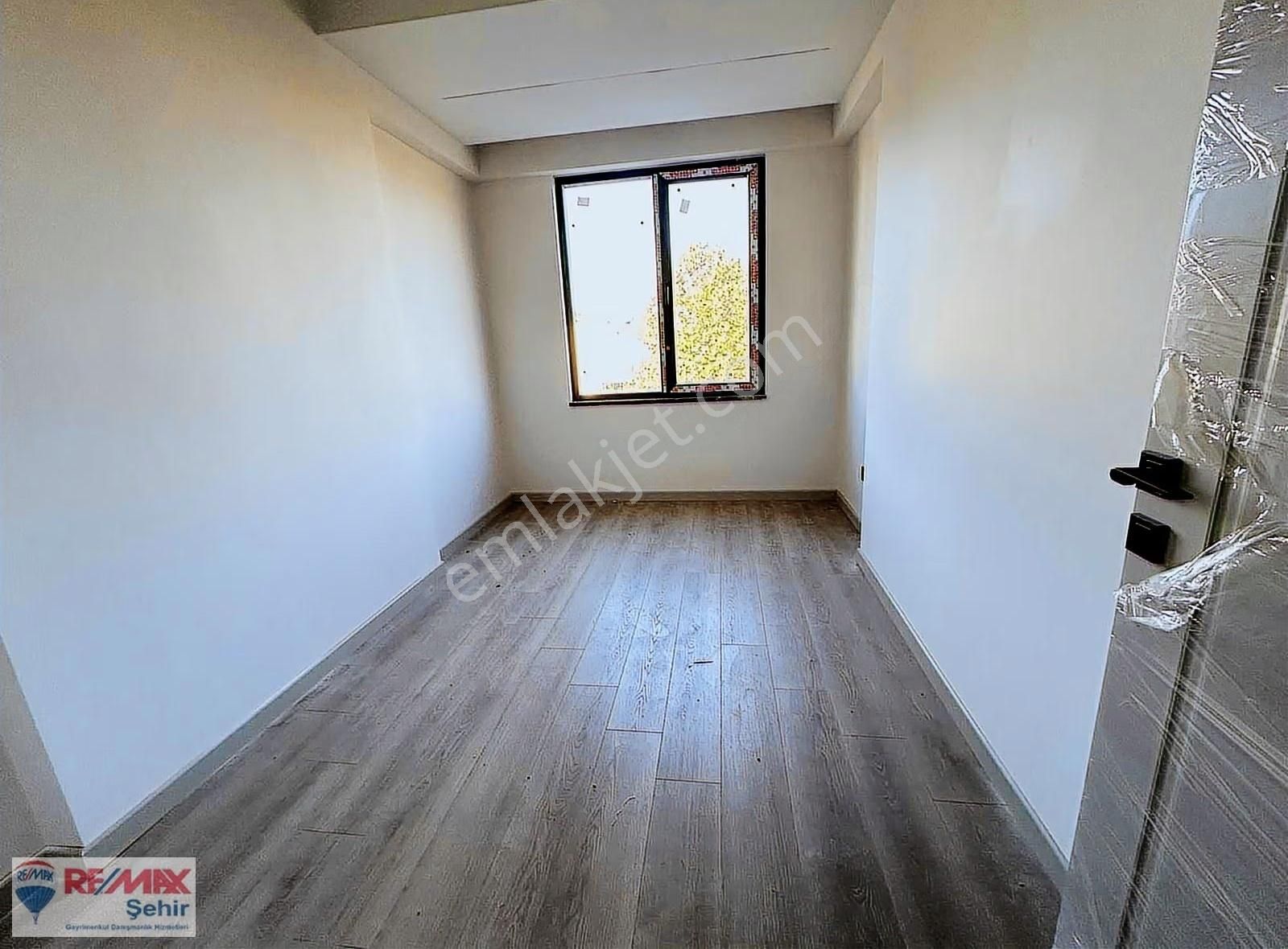 Re/max Şehir'den Yalova Adnan Menderes Mah. Kiralık Daire - Görsel 3