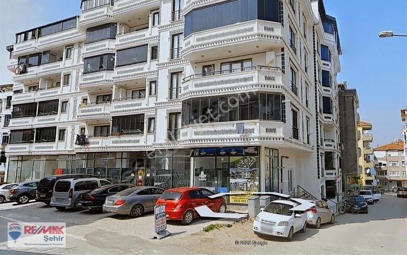 Re/max'dan Esenköy'de Denize Yürüme Mesafesi 2+1 Satılık Daire