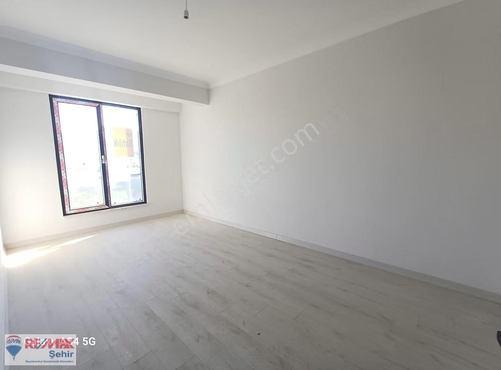 Remax Şehir Den Safran Yoluna Cephe Sıfır 3+1 Daire - Görsel 6