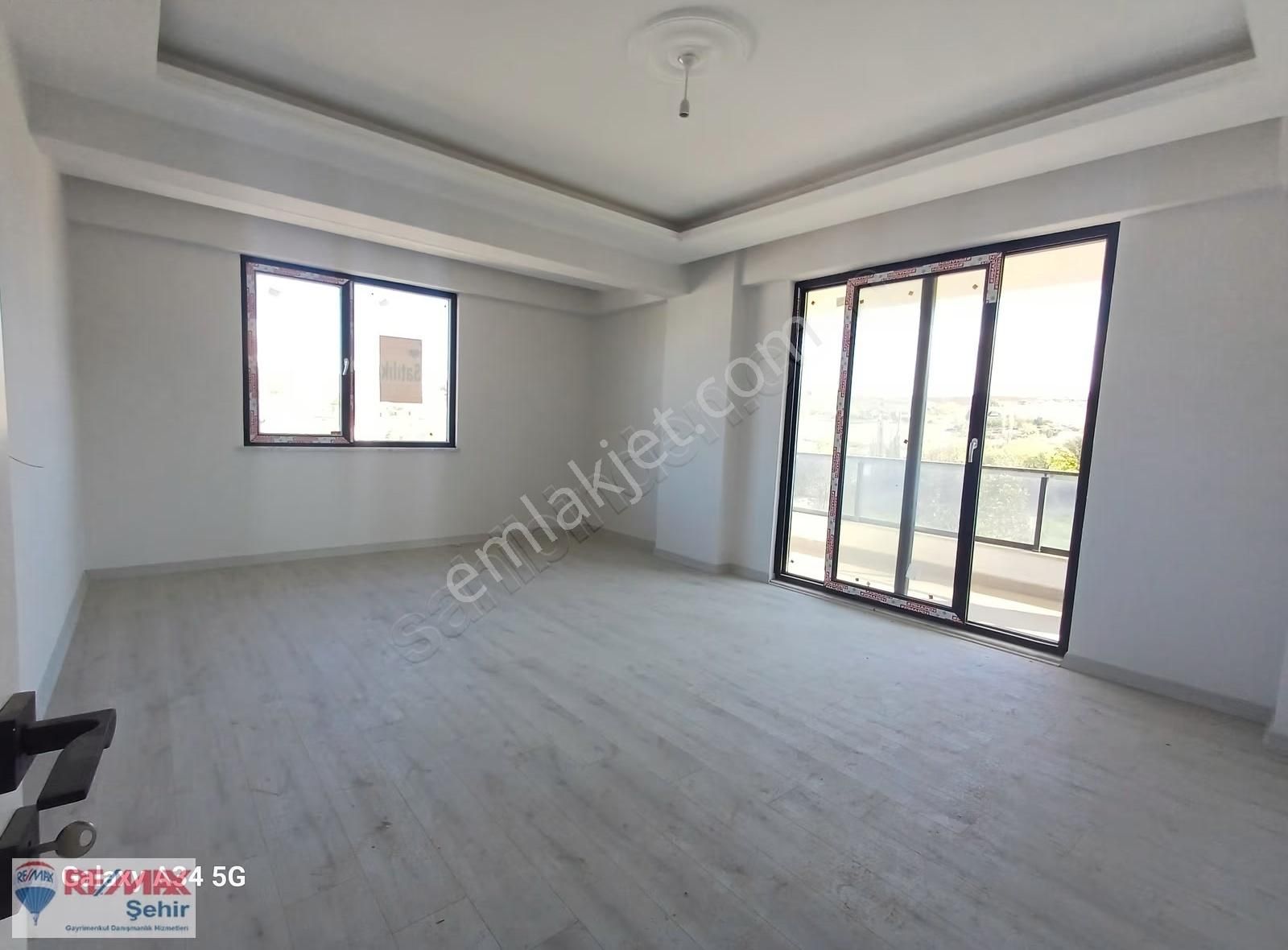 Remax Şehir Den Safran Yoluna Cephe Sıfır 3+1 Daire - Görsel 8