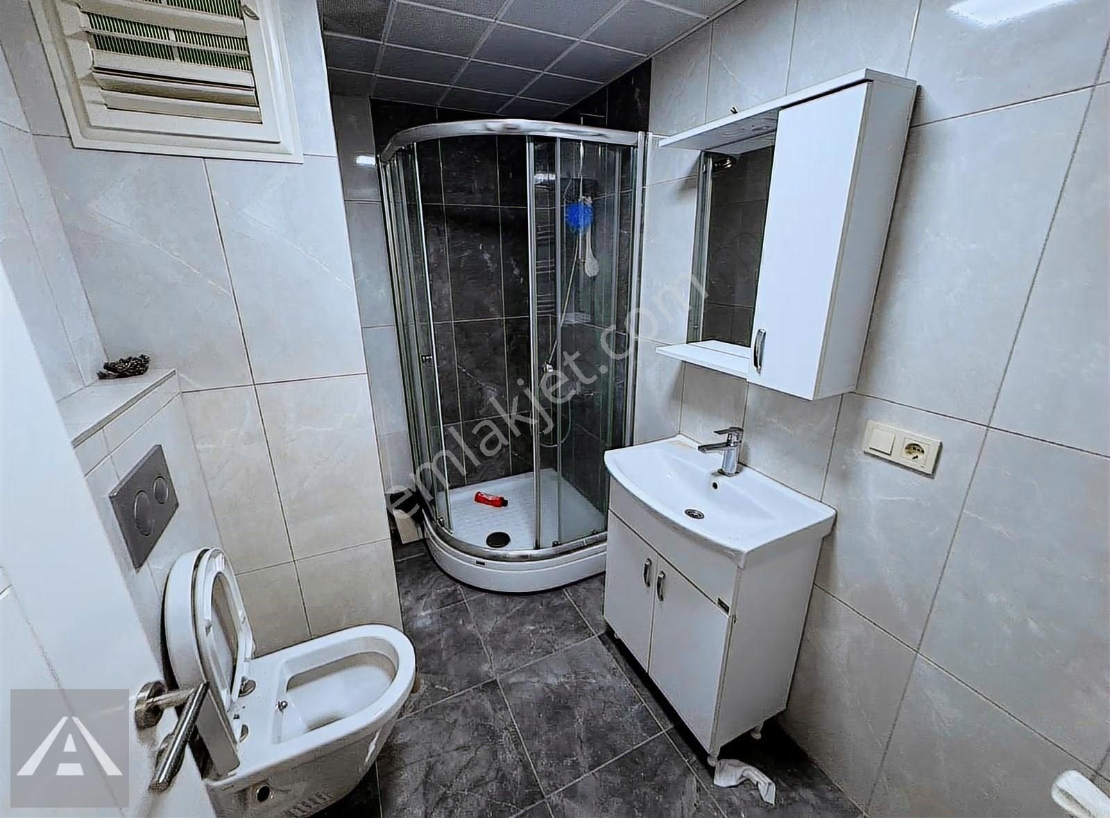 Altıntepede 6 Yıllık Binada Katta Balkonlu Boş Emsalsiz 1+1 - Görsel 2