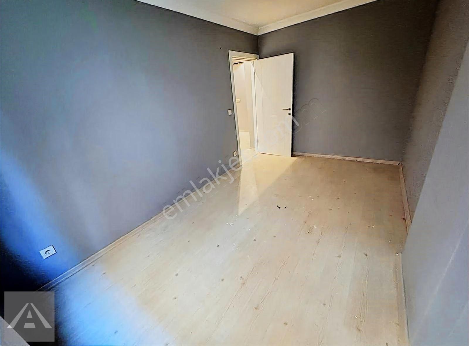 Altıntepede 6 Yıllık Binada Katta Balkonlu Boş Emsalsiz 1+1 - Görsel 5