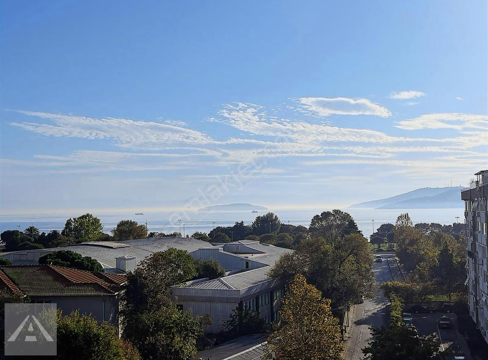 Orhantepe Sahilde Çift Balkonlu Geniş Eşyalı 3+1