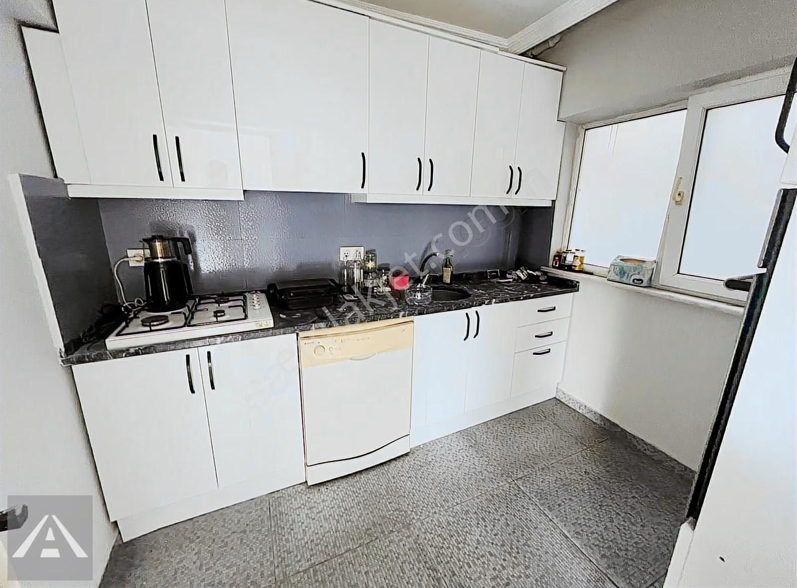 Orhantepe Sahilde Çift Balkonlu Geniş Eşyalı 3+1 - Görsel 19