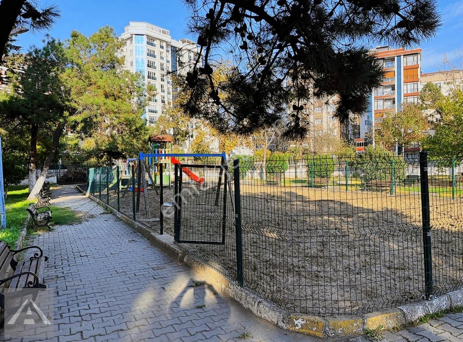 Orhantepe Sahilde Çift Balkonlu Geniş Eşyalı 3+1 - Görsel 9