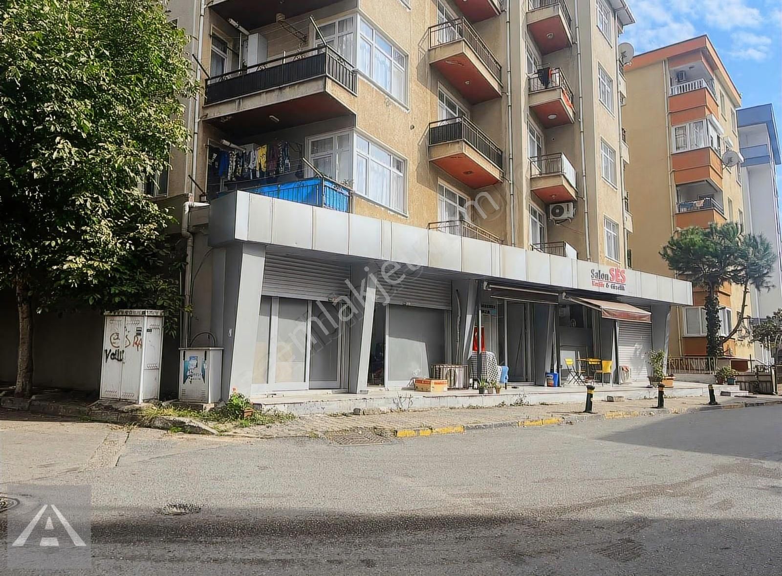 Maltepe Altayçeşme'de Minibüs Yoluna Yakın Düz Ayak 40 M2 Dükkan