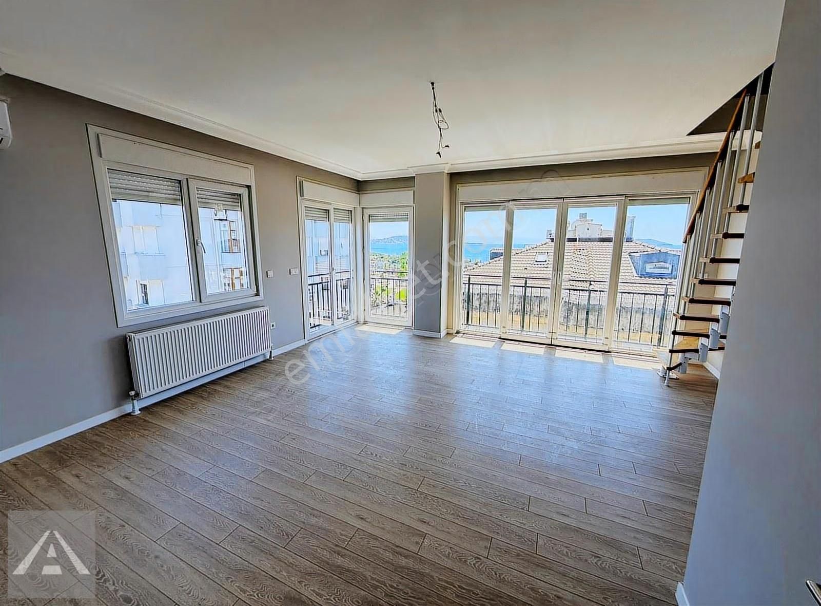 Yalıda Sahile 2. Bina Lebi Derya Deniz Manzaralı 4+2 Dubleks - Görsel 13