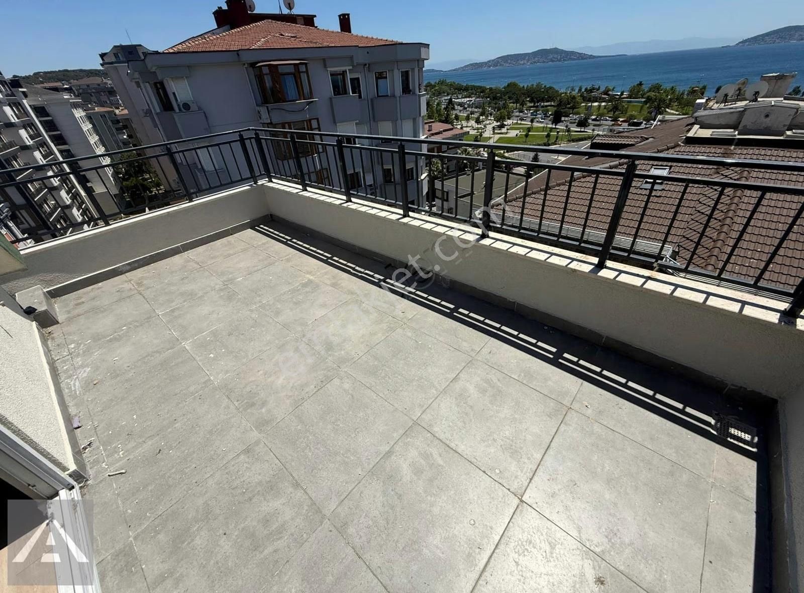 Yalıda Sahile 2. Bina Lebi Derya Deniz Manzaralı 4+2 Dubleks - Görsel 9