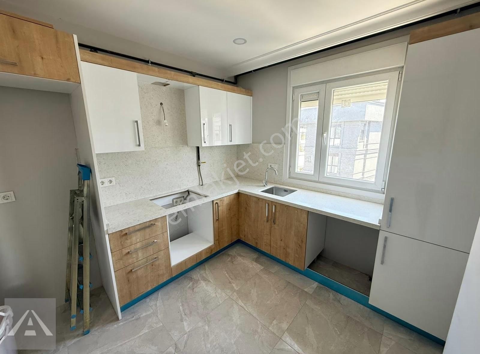 Yalıda Sahile 2. Bina Lebi Derya Deniz Manzaralı 4+2 Dubleks - Görsel 14