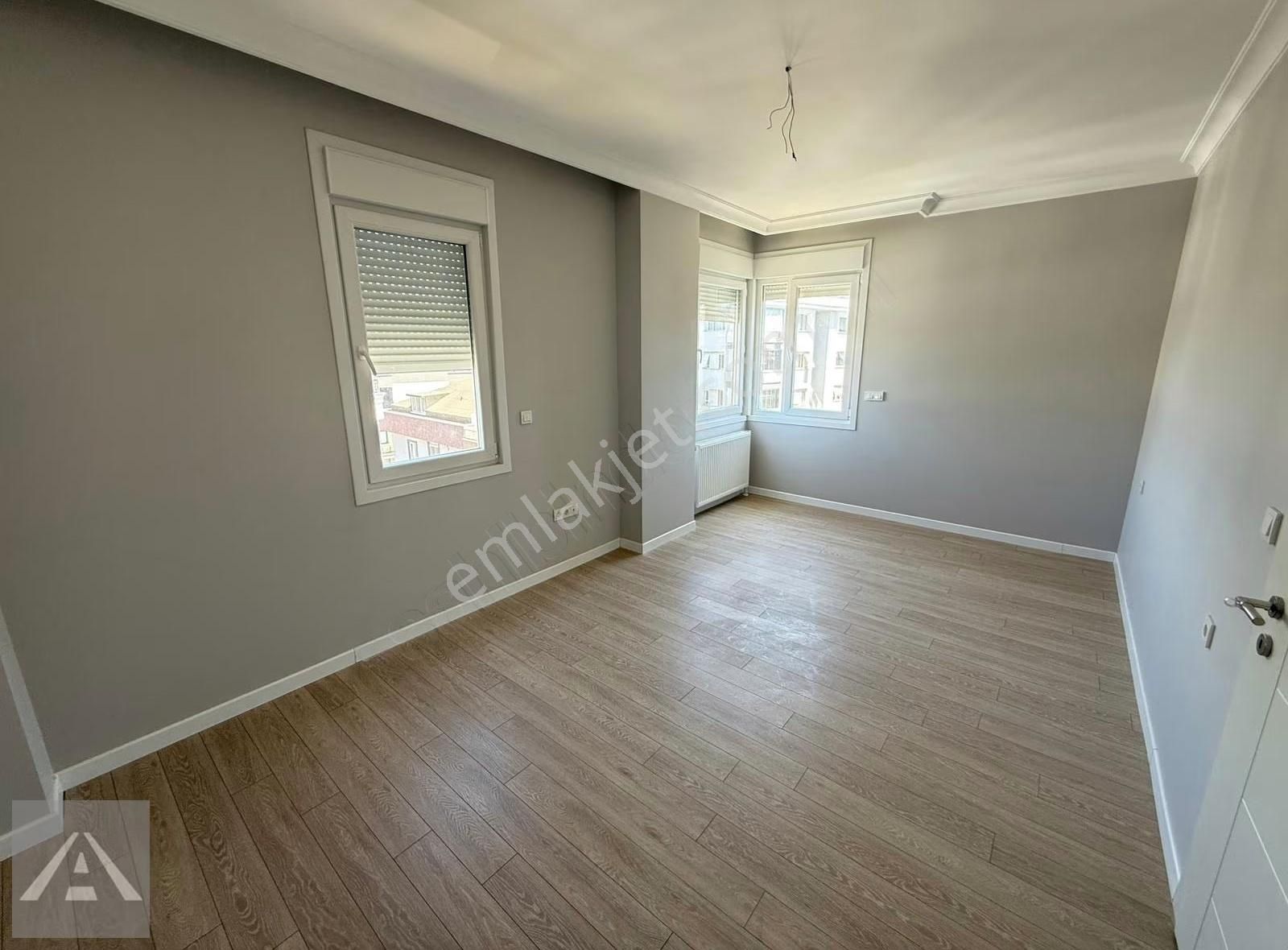 Yalıda Sahile 2. Bina Lebi Derya Deniz Manzaralı 4+2 Dubleks - Görsel 4