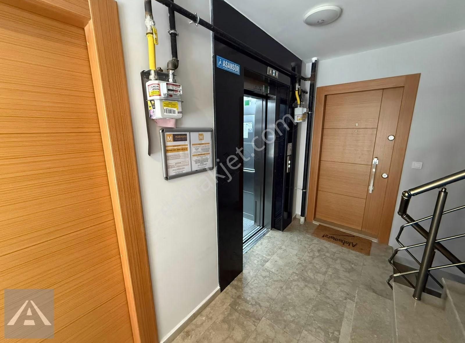 Yalıda Sahile 2. Bina Lebi Derya Deniz Manzaralı 4+2 Dubleks - Görsel 15