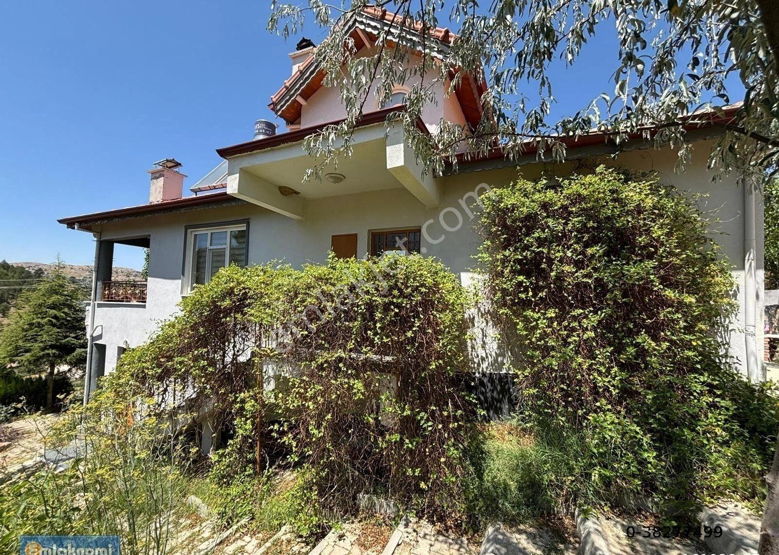 Sertavul Yolu Üzeri 275m² 3 Katlı Ruhsatlı Villa Ve 5700m² Bahçesi - Görsel 25