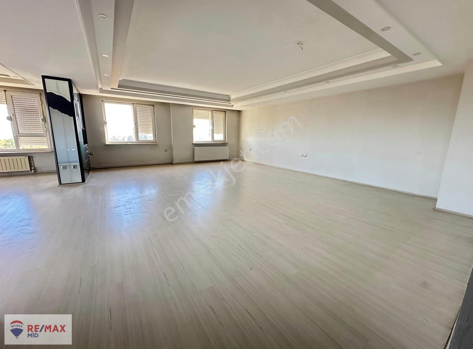 Remax Mid'den Tolun Apartmanı'nda 3+1 Kiralık Daire - Görsel 8