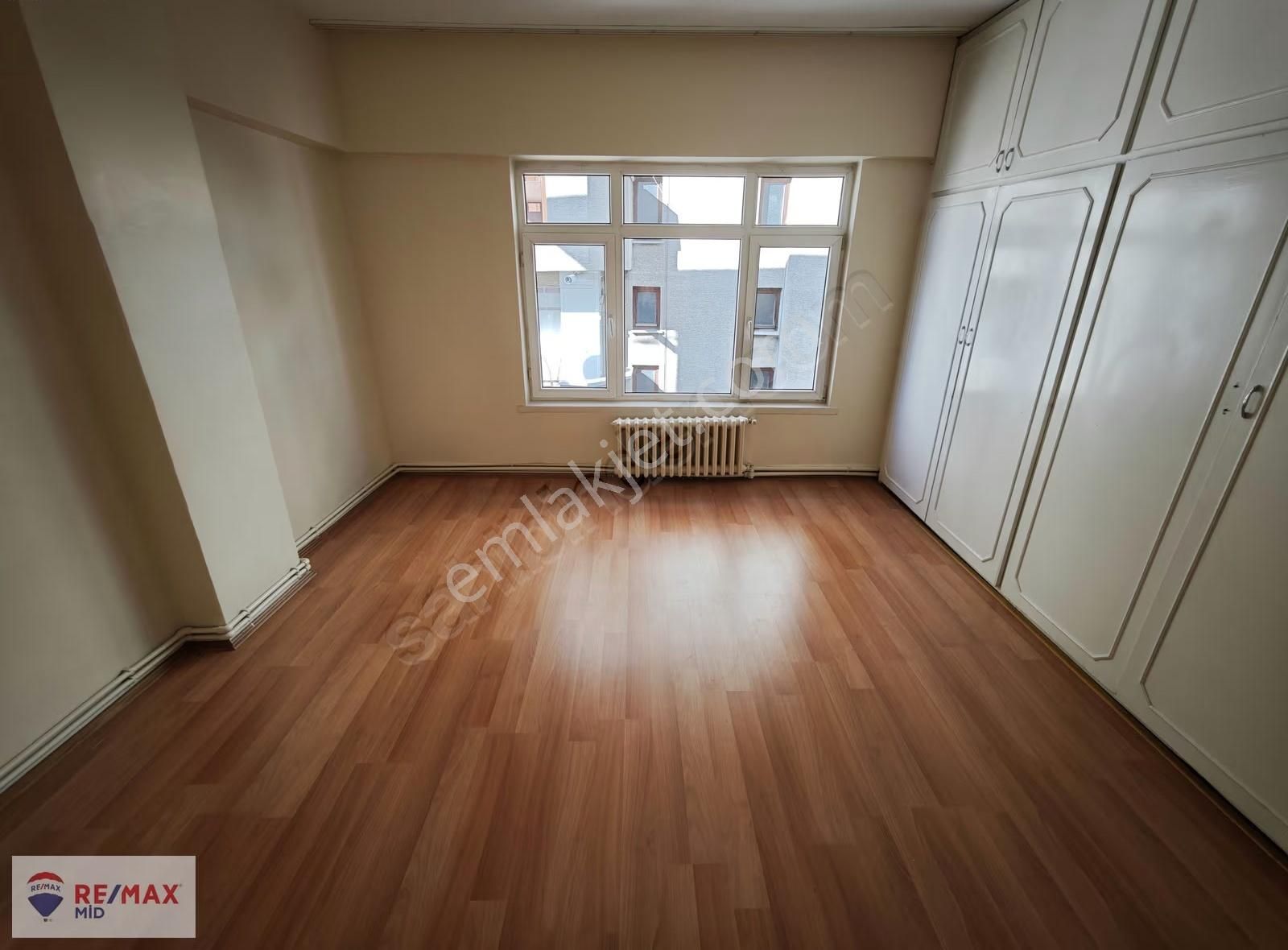 Remax Mıd - Gazi Bulvarında 3+1 Arakat Kiralık Daire - Görsel 24